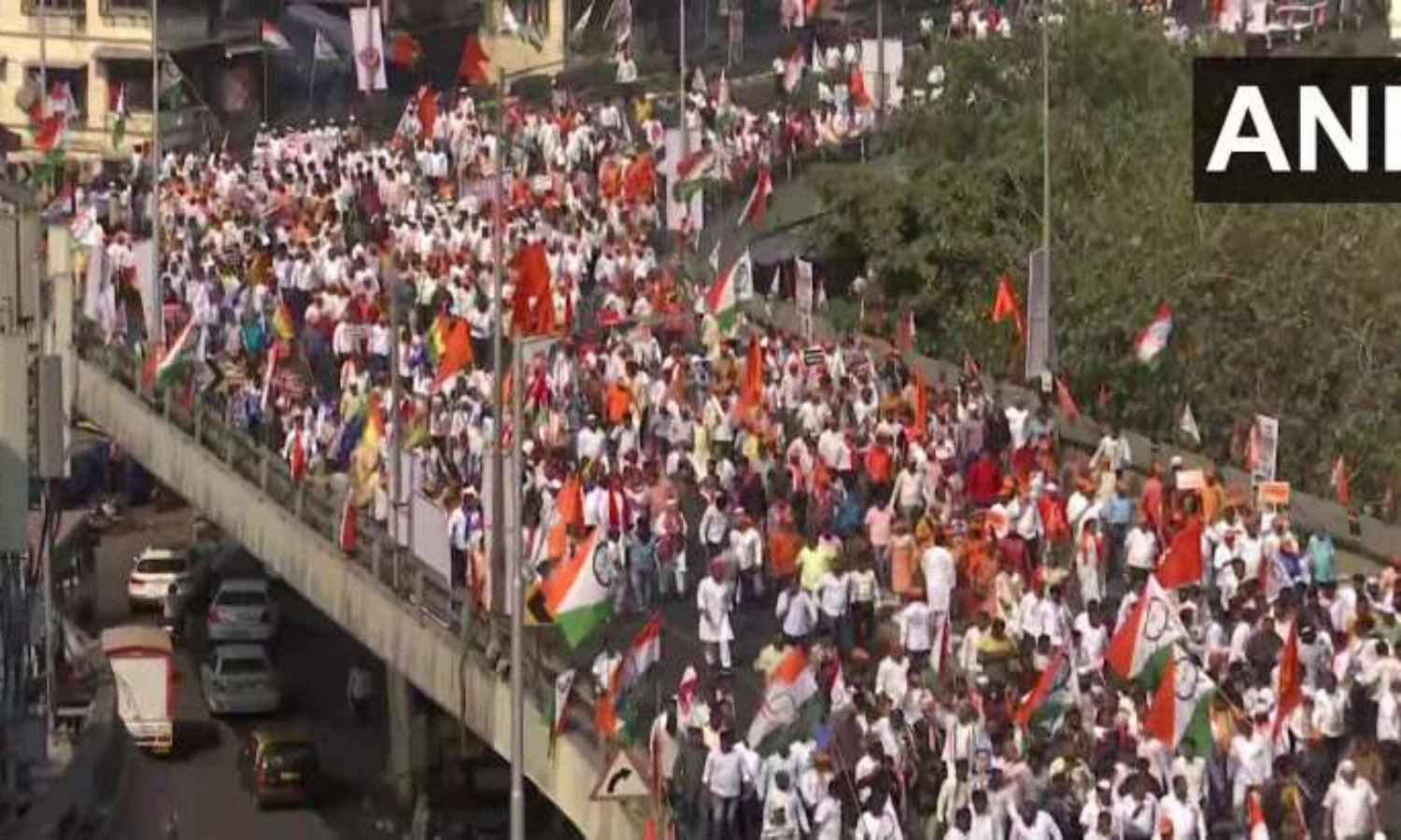 മഹാരാഷ്ട്രയിൽ ഗവർണർക്കും ഷിൻഡെ സർക്കാറിനുമെതിരെ കൂറ്റൻ റാലിയുമായി പ്രതിപക്ഷം