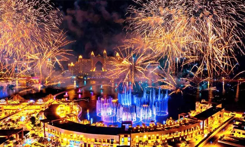 ഷോപ്പിങ് ഫെസ്റ്റിവലിന് തുടക്കം; വർണവെളിച്ചമൊരുക്കി ദുബൈ ലൈറ്റ്സ് ഷോപ്പിങ് ഫെസ്റ്റിവലിന് തുടക്കം; വർണവെളിച്ചമൊരുക്കി ദുബൈ ലൈറ്റ്സ്