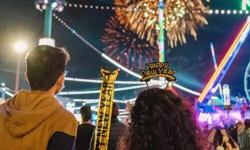 ഗ്ലോ​ബ​ൽ വി​ല്ലേ​ജി​ൽ ഏ​ഴു​ പു​തു​വ​ത്സ​ര​പ്പി​റ​വി​