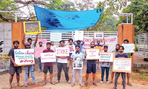 ഡോ. കെ.​ആ​ർ. നാ​രാ​യ​ണൻ ഫി​ലിം ഇ​ൻ​സ്റ്റി​റ്റ്യൂ​ട്ട്