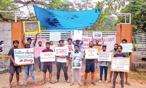 ഡോ. കെ.​ആ​ർ. നാ​രാ​യ​ണൻ ഫി​ലിം ഇ​ൻ​സ്റ്റി​റ്റ്യൂ​ട്ട്