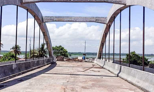 വാ​ക്ക​യി​ൽ പാ​ലം