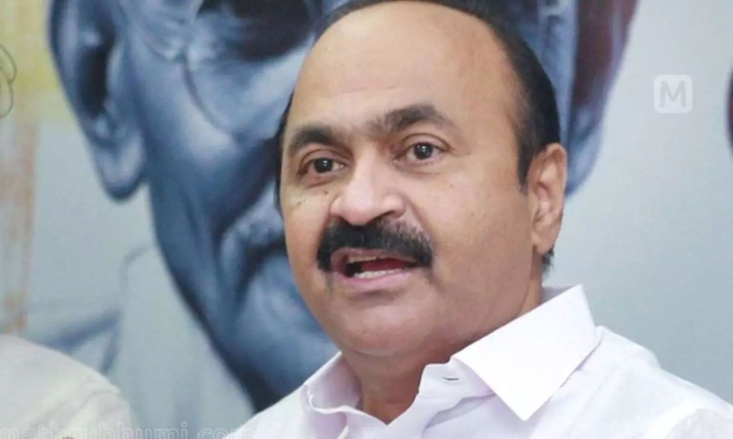 സി.കെ ശ്രീധരന്‍ ചെയ്തത് പൊറുക്കാനാകാത്ത തെറ്റും നീതികേടുമെന്ന് വി.ഡി സതീശൻ