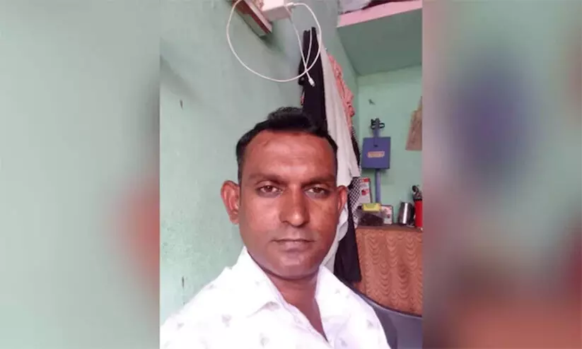 പുലർച്ചെ ഫോണിൽ സംസാരിച്ചു; പ്രായപൂർത്തിയാകാത്ത പെൺകുട്ടിയെ രണ്ടാനച്ഛൻ കഴുത്ത് ഞെരിച്ച് കൊന്നു