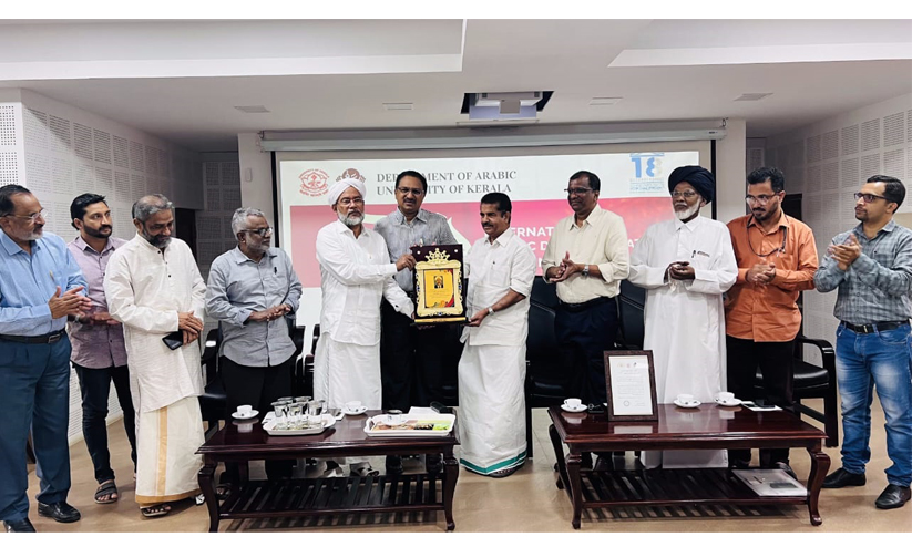 അറബി ഭാഷയുടെ തൊഴിൽ സാധ്യത ഉപയോഗപ്പെടുത്തണം -അടൂർ പ്രകാശ് എം.പി അറബി ഭാഷയുടെ തൊഴിൽ സാധ്യത ഉപയോഗപ്പെടുത്തണം -അടൂർ പ്രകാശ് എം.പി