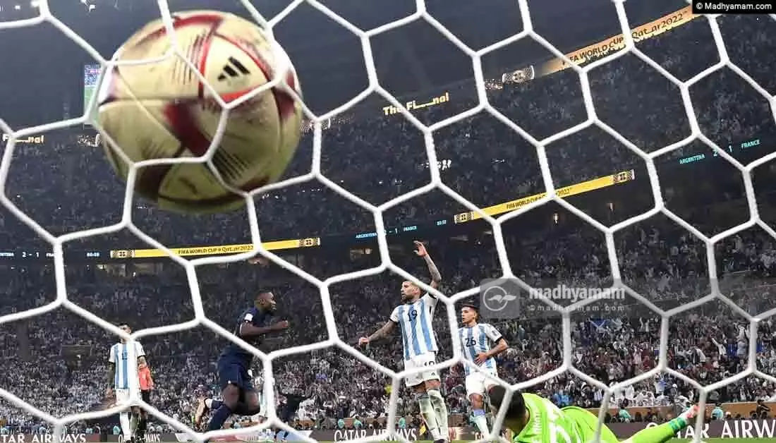 കളിയൻ എംബാപ്പെ; ഒപ്പത്തിനൊപ്പം