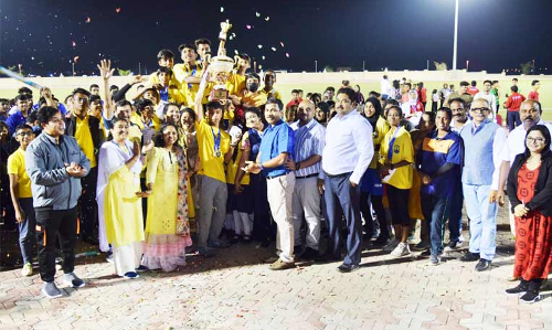 ഇ​ന്ത്യ​ന്‍ സ്കൂ​ള്‍ നി​സ്‌​വ സ്പോ​ര്‍ട്സ് ഡേ:​യെ​ല്ലോ ഹൗ​സ് ജേ​താ​ക്ക​ൾ