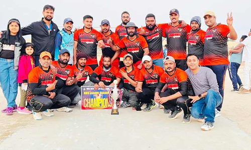 റോ​യ​ൽ ബ​യാ​ൻ സ്മാ​ഷേ​ഴ്സ് ക്രി​ക്ക​റ്റ് ലീ​ഗ് ഫ്ര​ണ്ട്സ് ഓ​ഫ് കു​മ്പാ​രി ജേ​താ​ക്ക​ൾ