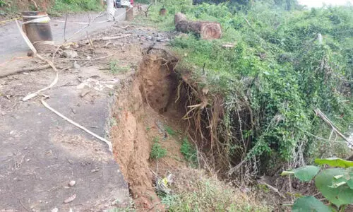 പൊടിക്കളം-മടമ്പം-പാറക്കടവ് റോഡ് ഇനി സുരക്ഷിതം