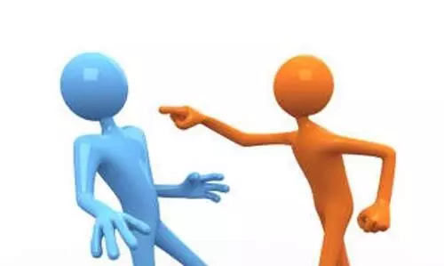 ജീവനൊടുക്കിയ വിദ്യാർഥിനിയുടെ സംസ്കാര ചടങ്ങിനിടെ ബന്ധുക്കൾ തമ്മിൽ സംഘർഷം