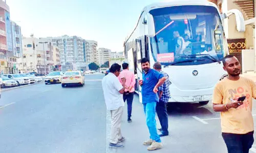 സന്ദർശകവിസ മാറാൻ അതിർത്തി കടന്ന്​ പ്രവാസികൾ