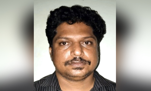 വീട്ടിൽ അതിക്രമിച്ചുകയറി വെട്ടിപ്പരിക്കേൽപിച്ച യുവാവ് പിടിയിൽ വീട്ടിൽ അതിക്രമിച്ചുകയറി വെട്ടിപ്പരിക്കേൽപിച്ച യുവാവ് പിടിയിൽ