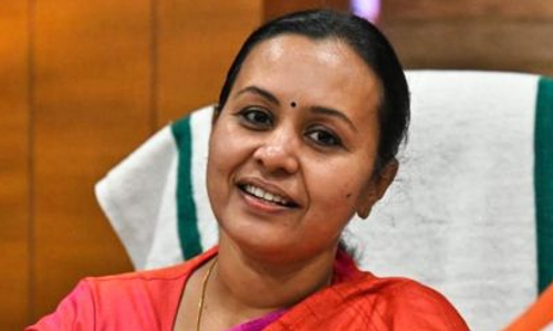 ഒ.പി സേവനം വൈകീട്ട് ആറ് വരെ ഉറപ്പ് വരുത്തണമെന്ന് വീണാ ജോര്‍ജിന്റെ കര്‍ശന നിര്‍ദേശം