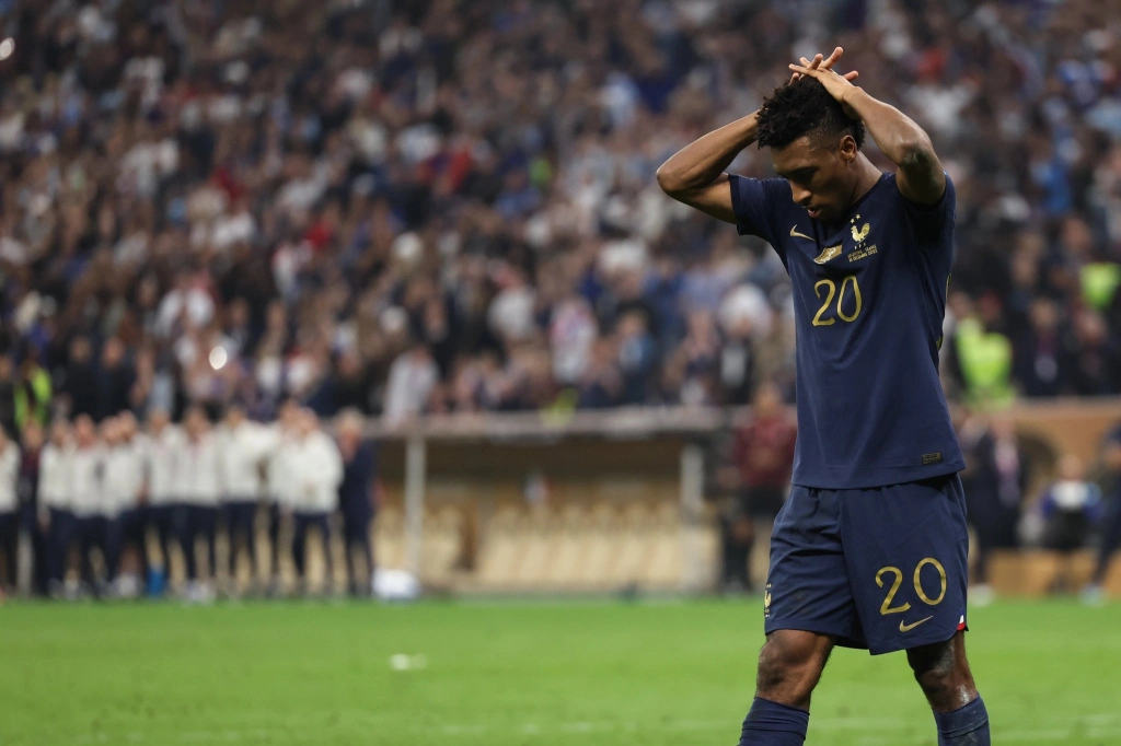 ഫൈനലിലെ പെനാൽറ്റി നഷ്ടം; ഫ്രഞ്ച് താരങ്ങൾക്കു നേരെ വംശീയാധിക്ഷേപം ഫൈനലിലെ പെനാൽറ്റി നഷ്ടം; ഫ്രഞ്ച് താരങ്ങൾക്കു നേരെ വംശീയാധിക്ഷേപം