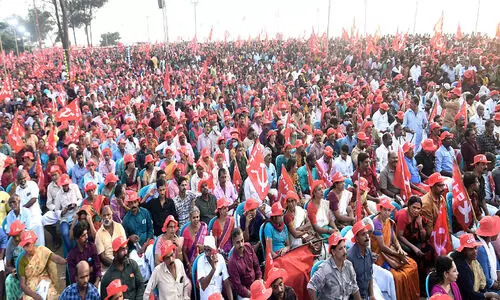 ചെങ്കരുത്തിന്റെ മഹാസമ്മേളനം ചെങ്കരുത്തിന്റെ മഹാസമ്മേളനം