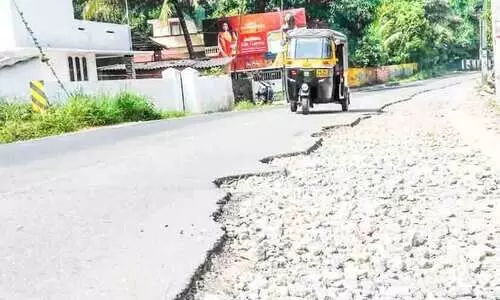 കായംകുളം-പത്തനാപുരം സംസ്ഥാനപാത; സുരക്ഷ ഒരുക്കാതെ പുനരുദ്ധാരണം