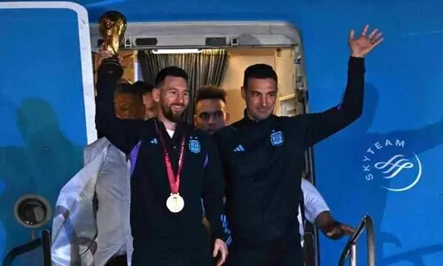 അർജന്റീനയിലെത്തി മെസ്സിപ്പട; നീലക്കടലായി തലസ്ഥാന നഗരം