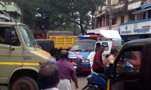സമാന്തര പാതകൾ സഞ്ചാരയോഗ്യമാക്കാതെ നിയന്ത്രണം; ചിറയിൻകീഴ് ഗതാഗതക്കുരുക്കിൽ വീർപ്പുമുട്ടുന്നു
