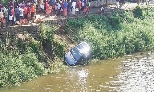 സ​ങ്ക​ട​പ്പു​ഴ; ആ​റാ​ട്ടു​പു​ഴ മ​ന്ദാ​ര​ക്ക​ട​വ് ദുരന്തത്തിന്‍റെ ഞെട്ടലിൽ നാട്