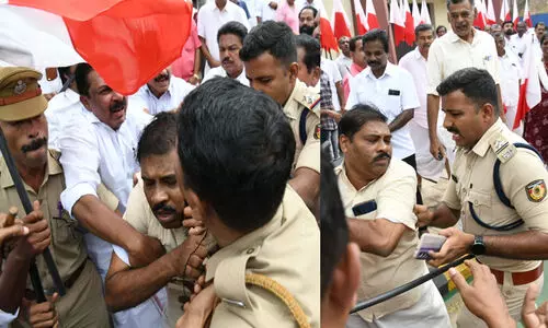 കൊച്ചിയിൽ കേരള കോൺഗ്രസ് മാർച്ചിനിടെ സംഘർഷം -ചിത്രങ്ങൾ