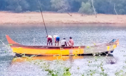 പഴശ്ശി പുഴയിൽ അനധികൃത മണല്‍വാരല്‍ വ്യാപകം