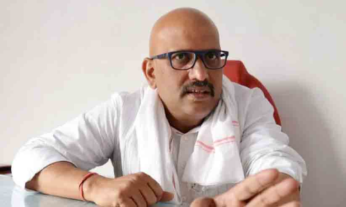 സ്മൃതി ഇറാനിക്കെതിരെ പരാമർശം നടത്തിയ കോൺഗ്രസ് നേതാവിന് എതിരെ കേസ്