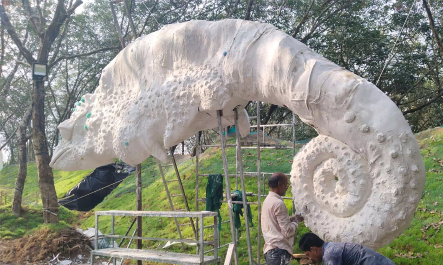 രണ്ടര ഏക്കറിൽ വിസ്മയക്കാഴ്ച ഒരുക്കി ക്രിസ്മസ് വില്ലേജ്