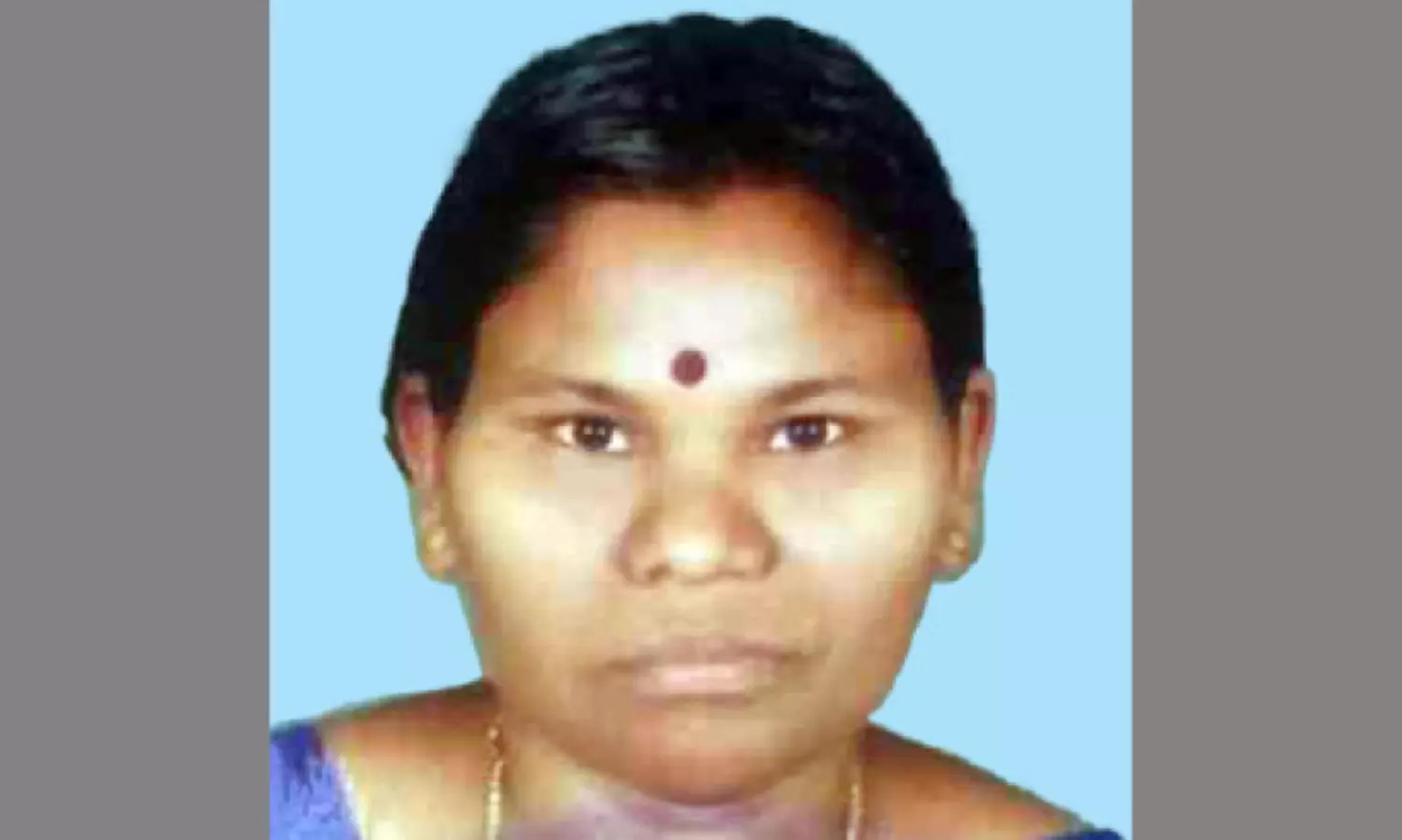 കോളജ് ബസ് ഹോട്ടലിലേക്ക് ഇടിച്ചു കയറി; ജീവനക്കാരി മരിച്ചു