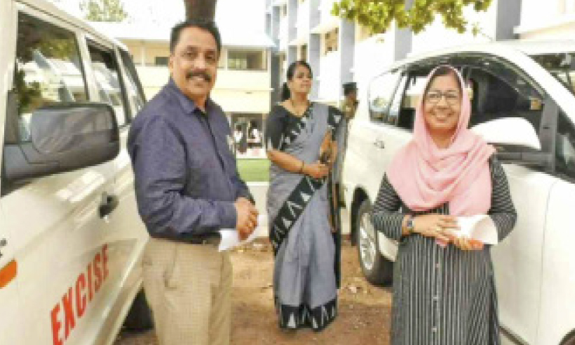 അഴിയൂർ ലഹരികടത്ത്; സംഭവത്തിൽ അവ്യക്തതയെന്ന് ബാലാവകാശ കമീഷൻ അഴിയൂർ ലഹരികടത്ത്; സംഭവത്തിൽ അവ്യക്തതയെന്ന് ബാലാവകാശ കമീഷൻ