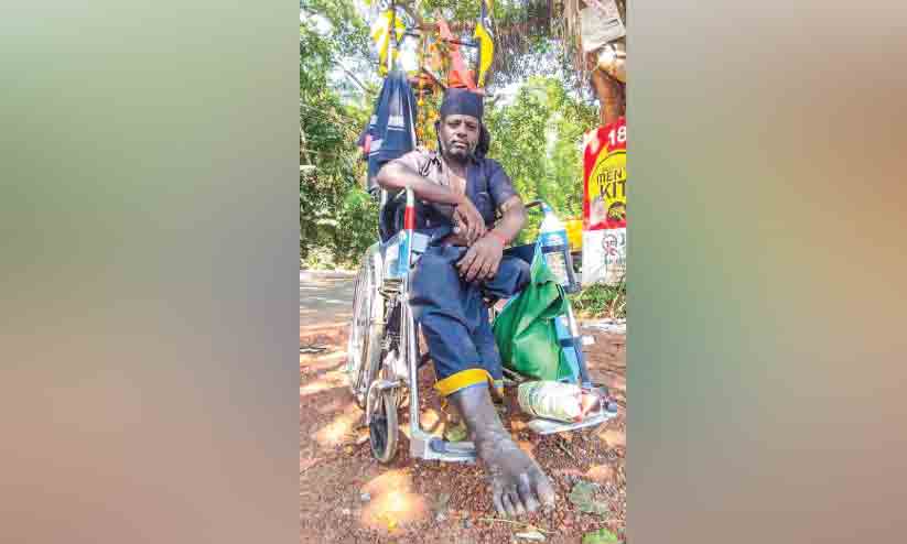 കണ്ണൻ വീൽചെയർ യാത്രയിൽ കണ്ണൻ വീൽചെയർ യാത്രയിൽ