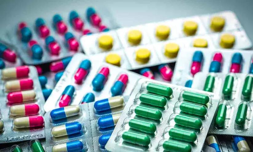 ഡോക്ടറുടെ കുറിപ്പടിയില്ലാതെ ആന്റിബയോട്ടിക് നല്കുന്ന ഫാര്മസികളുടെ ലൈസന്സ് റദ്ദാക്കും ഡോക്ടറുടെ കുറിപ്പടിയില്ലാതെ ആന്റിബയോട്ടിക് നല്കുന്ന ഫാര്മസികളുടെ ലൈസന്സ് റദ്ദാക്കും