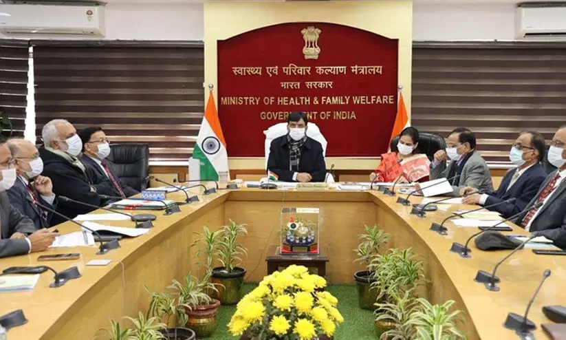 മാസ്ക് ധരിക്കുന്നത് തുടരണമെന്ന് കേന്ദ്രം; രാജ്യത്ത് കോവിഡ് പ്രതിരോധം ശക്തമാക്കുന്നു മാസ്ക് ധരിക്കുന്നത് തുടരണമെന്ന് കേന്ദ്രം; രാജ്യത്ത് കോവിഡ് പ്രതിരോധം ശക്തമാക്കുന്നു