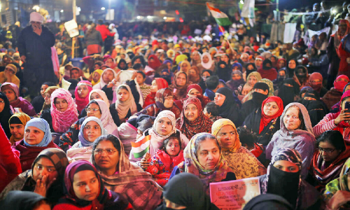 പോ​രാ​ട്ടം തു​ട​രു​ക​യാ​ണ​വ​ൾ!