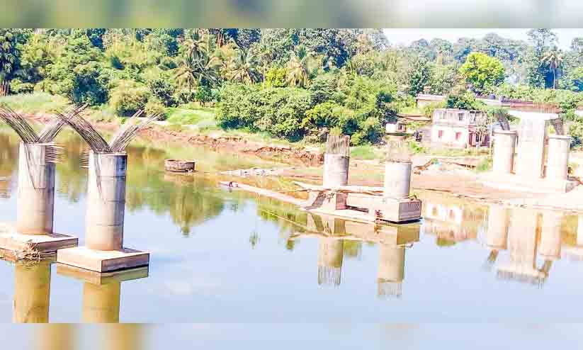 റാന്നി പുതിയ പാലം: നിർമാണ തടസ്സങ്ങളൊഴിയുന്നു റാന്നി പുതിയ പാലം: നിർമാണ തടസ്സങ്ങളൊഴിയുന്നു