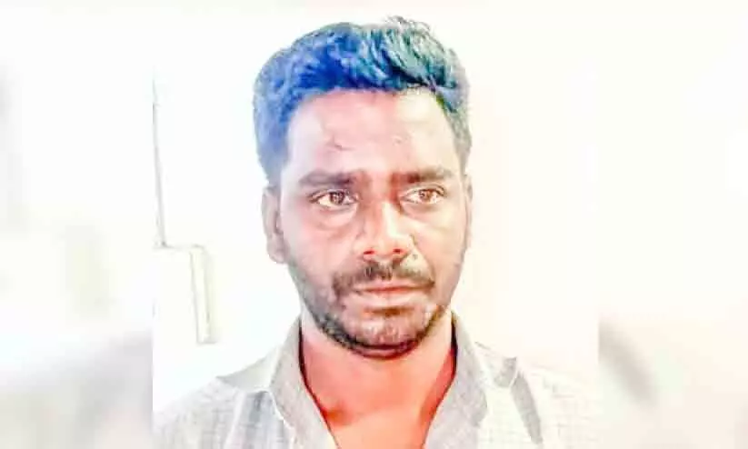 കാറിന്റെ ചില്ല് തകര്ത്ത് മോഷണം: പ്രതി അറസ്റ്റിൽ കാറിന്റെ ചില്ല് തകര്ത്ത് മോഷണം: പ്രതി അറസ്റ്റിൽ