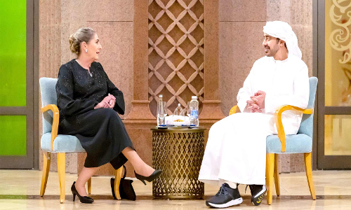 ശൈ​ഖ്​ അ​ബ്​​ദു​ല്ല ഇ​സ്രാ​യേ​ൽ പ്ര​ഥ​മ വ​നി​ത​യു​മാ​യി കൂ​ടി​ക്കാ​ഴ്ച ന​ട​ത്തി