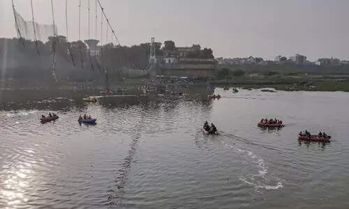 മോർബി ദുരന്തം; പാലം പുതുക്കി പണിത കമ്പനിക്ക് ഹൈകോടതി നോട്ടീസ്