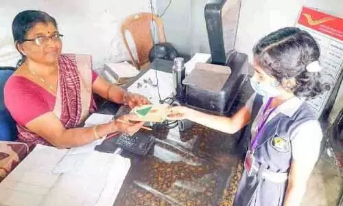 ആശംസകളുടെ വിസ്മയച്ചെപ്പ് തുറന്ന് ഫസ്ന