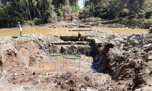 മമ്പാട് പുഴ പാലം: തൂൺ നിർമാണം തുടങ്ങി