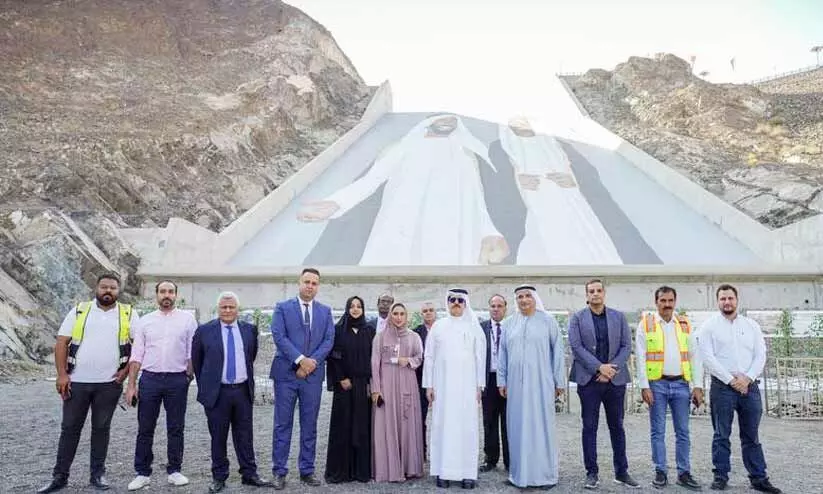 ഹ​ത്ത​യി​ൽ വെ​ള്ള​ച്ചാ​ട്ടം നി​ർ​മാ​ണം പു​രോ​ഗ​മി​ക്കു​ന്നു