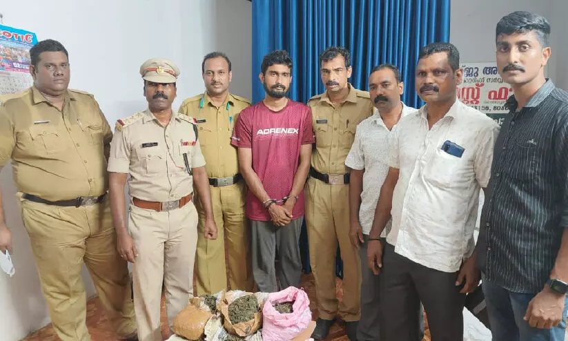 ആറ്റിങ്ങലിൽ കുറിയർ സർവിസ് സെന്‍ററിന്‍റെ മറവിൽ കഞ്ചാവ് കച്ചവടം; ഒരാൾ അറസ്റ്റിൽ