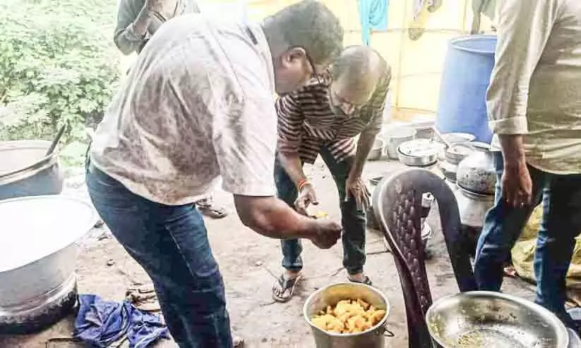 കാനനപാതയിലെ ഹോട്ടലുകളിൽ ആരോഗ്യവകുപ്പ് പരിശോധന