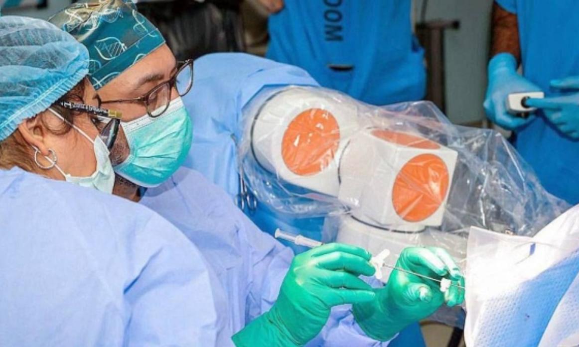 Saudi robotic brain surgery Saudi robotic brain surgery