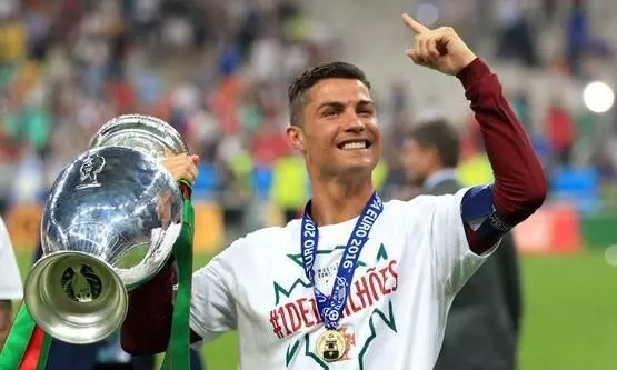 ജനുവരി ഒന്നുമുതൽ റൊണാൾഡോ സൗദി ക്ലബിലെന്ന് റിപ്പോർട്ട് ജനുവരി ഒന്നുമുതൽ റൊണാൾഡോ സൗദി ക്ലബിലെന്ന് റിപ്പോർട്ട്