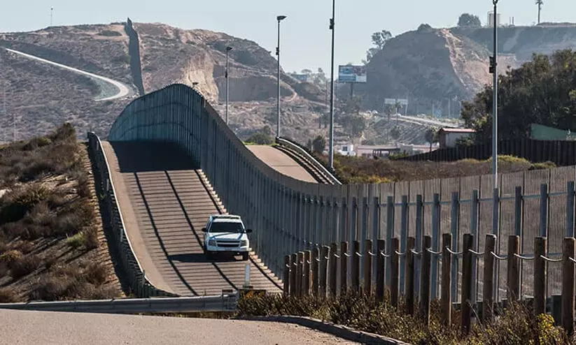 യു.എസ്, മെക്സികോ അതിർത്തിയിൽ ഇന്ത്യക്കാരൻ മരിച്ചു യു.എസ്, മെക്സികോ അതിർത്തിയിൽ ഇന്ത്യക്കാരൻ മരിച്ചു