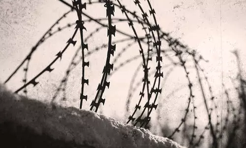 രാത്രി സംസാരിക്കുന്നു