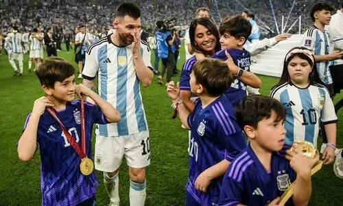 ഇനി അവസാനിപ്പിക്കാം, മെസ്സി തന്നെ ഏറ്റവും മികച്ചവനെന്ന് ഫിഫ; വിവാദമായ​​പ്പോൾ ട്വീറ്റ് നീക്കി