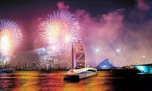 പു​തു​വ​ർ​ഷ രാ​വി​ൽ ‘അ​ബ്ര’​യി​ലി​രു​ന്ന്​ വെ​ടി​ക്കെ​ട്ട്​ കാ​ണാം