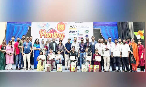 ഇ​ട​പ്പാ​ള​യം പെ​യി​ന്റി​ങ് മ​ത്സ​രം ശ്ര​ദ്ധേ​യ​മാ​യി