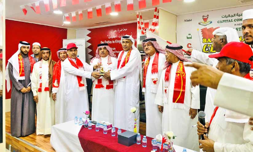 അ​ഹ്മ​ദ് ഖ​റാ​ത്ത​ക്ക് സ്വീ​ക​ര​ണം ന​ൽ​കി